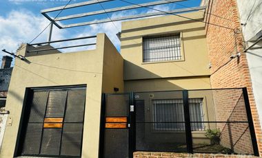 CASA VENTA MUNRO 7 AMBIENTES COCHERA