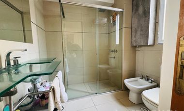 CASA VENTA MUNRO 7 AMBIENTES COCHERA