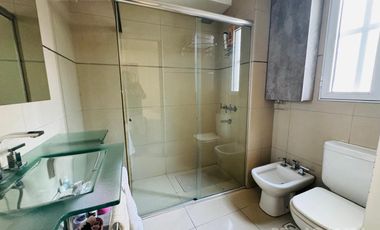 CASA VENTA MUNRO 7 AMBIENTES COCHERA