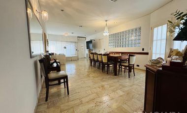 CASA VENTA MUNRO 7 AMBIENTES COCHERA