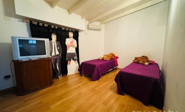 CASA VENTA MUNRO 7 AMBIENTES COCHERA