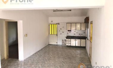 Casa en venta 1 dormitorio + comodín y cochera doble