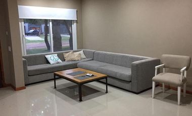 Pinamar, vendo casa en barrio cerrado La Herradura