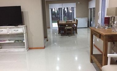 Pinamar, vendo casa en barrio cerrado La Herradura