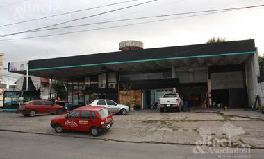 importante esquina en venta
