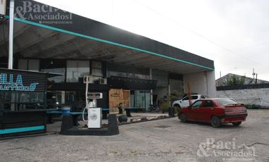 importante esquina en venta