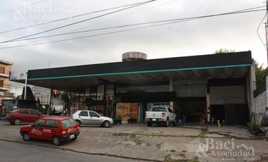 importante esquina en venta
