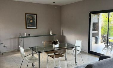 Casa en Barrio Privado 
