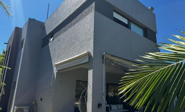 Casa en Barrio Privado 