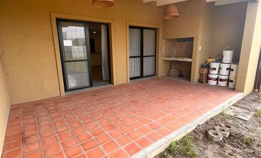 Casa a estrenar 2 dormpitorios, Jardines de Esther