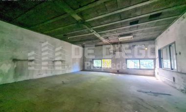VENTA CON RENTA Depósito en Venta con Local al Publico  de 546 M2  - Zonificación Industrial - Munro