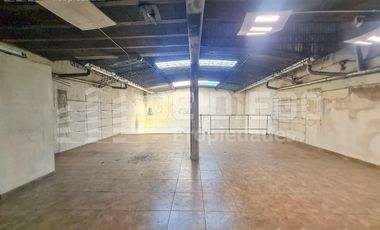 VENTA CON RENTA Depósito en Venta con Local al Publico  de 546 M2  - Zonificación Industrial - Munro