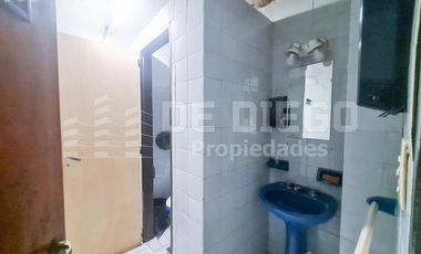 VENTA CON RENTA Depósito en Venta con Local al Publico  de 546 M2  - Zonificación Industrial - Munro