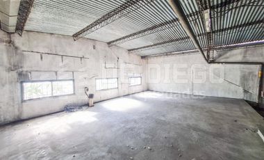VENTA CON RENTA Depósito en Venta con Local al Publico  de 546 M2  - Zonificación Industrial - Munro