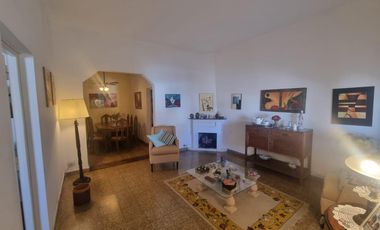 Casa en  venta dos dormitorios  y patio