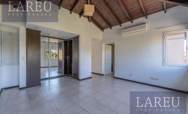 Casa en Venta con renta - Barrio Privado Los Tacos