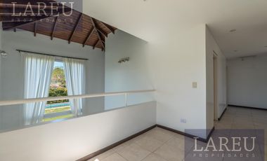 Casa en Venta con renta - Barrio Privado Los Tacos