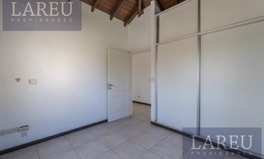 Casa en Venta con renta - Barrio Privado Los Tacos