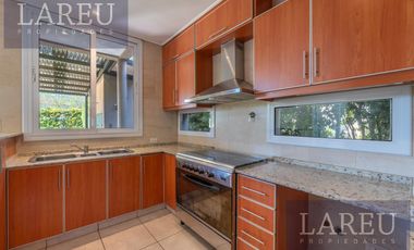 Casa en Venta con renta - Barrio Privado Los Tacos