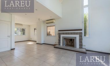 Casa en Venta con renta - Barrio Privado Los Tacos
