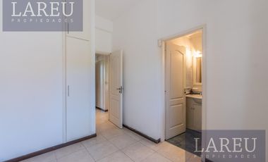 Casa en Venta con renta - Barrio Privado Los Tacos