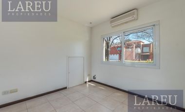 Casa en Venta con renta - Barrio Privado Los Tacos