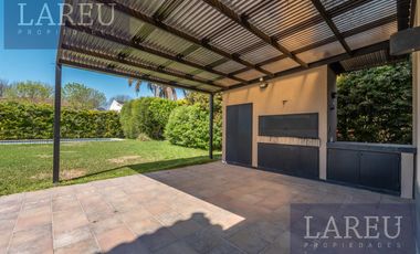 Casa en Venta con renta - Barrio Privado Los Tacos