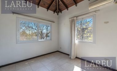 Casa en Venta con renta - Barrio Privado Los Tacos