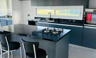 Casa en venta - 4 Dormitorios 4 Baños - 800Mts2 - Canning