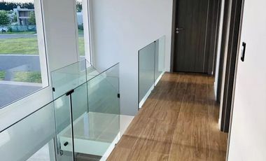 Casa en venta - 4 Dormitorios 4 Baños - 800Mts2 - Canning