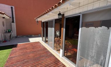 Amplia casa jardin y cochera en venta en Wilde apto credito