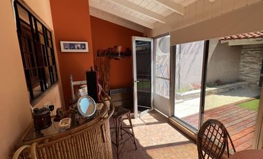 Amplia casa jardin y cochera en venta en Wilde apto credito