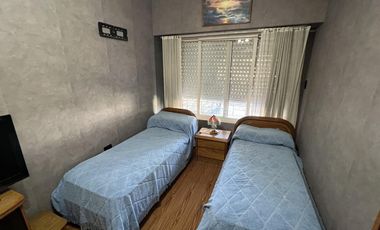 Amplia casa jardin y cochera en venta en Wilde apto credito