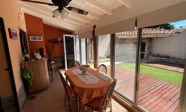 Amplia casa jardin y cochera en venta en Wilde apto credito