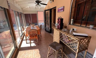 Amplia casa jardin y cochera en venta en Wilde apto credito