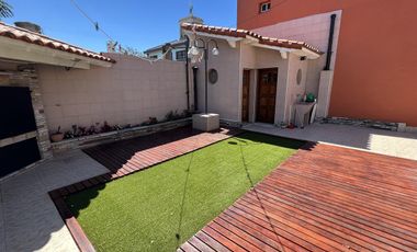 Amplia casa jardin y cochera en venta en Wilde apto credito