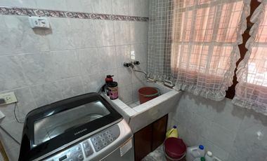 Amplia casa jardin y cochera en venta en Wilde apto credito