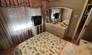 Amplia casa jardin y cochera en venta en Wilde apto credito