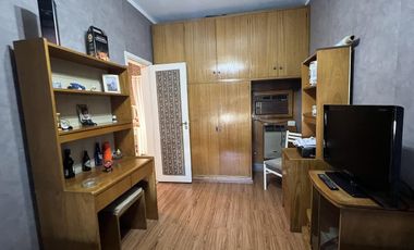 Amplia casa jardin y cochera en venta en Wilde apto credito