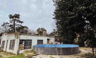 Casa en venta - 2 Dormitorios 1 Baño - Cochera - 1800Mts2 - Melchor Romero, La Plata