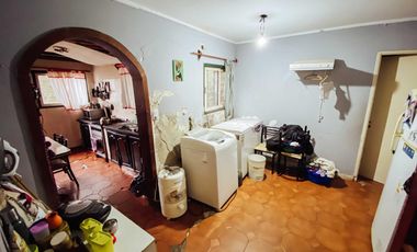 Casa en venta - 2 Dormitorios 1 Baño - Cochera - 1800Mts2 - Melchor Romero, La Plata