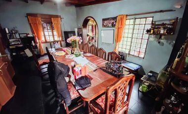 Casa en venta - 2 Dormitorios 1 Baño - Cochera - 1800Mts2 - Melchor Romero, La Plata