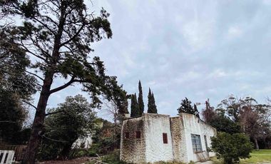 Casa en venta - 2 Dormitorios 1 Baño - Cochera - 1800Mts2 - Melchor Romero, La Plata