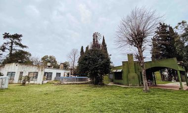 Casa en venta - 2 Dormitorios 1 Baño - Cochera - 1800Mts2 - Melchor Romero, La Plata