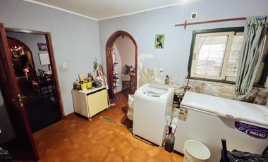 Casa en venta - 2 Dormitorios 1 Baño - Cochera - 1800Mts2 - Melchor Romero, La Plata