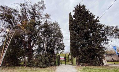 Casa en venta - 2 Dormitorios 1 Baño - Cochera - 1800Mts2 - Melchor Romero, La Plata