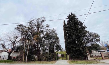 Casa en venta - 2 Dormitorios 1 Baño - Cochera - 1800Mts2 - Melchor Romero, La Plata