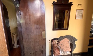 Importante casa a reciclar en excelente lote de 820 m²