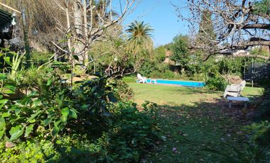 Importante casa a reciclar en excelente lote de 820 m²