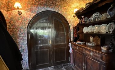 Importante casa a reciclar en excelente lote de 820 m²